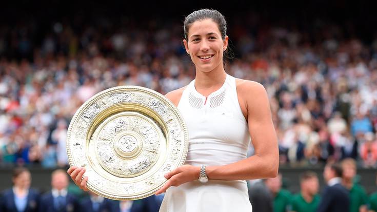 Garbiñe Muguruza Wimbledoneko txapeldun Venus Williamsi irabazi ondoren