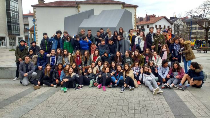 Bordeleko ikasleekin elkartrukea egin dute Sabatore Mitxelena ikastolako ikasleek