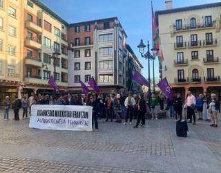 Iruñeko hilketa matxista salatu dute zarauztarrek