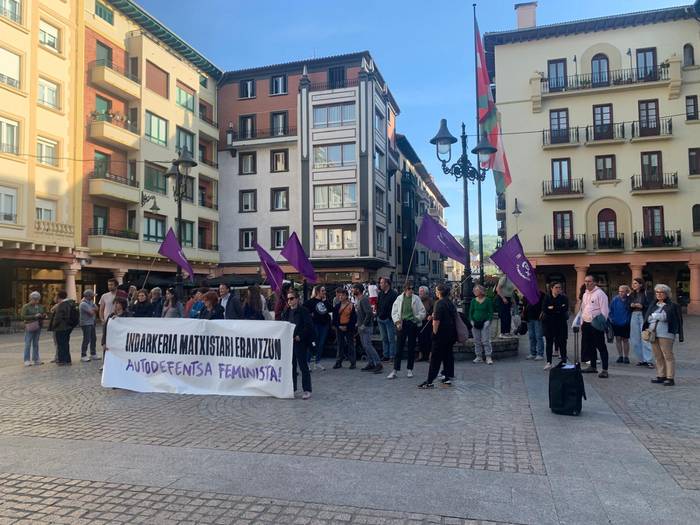 Iruñeko hilketa matxista salatu dute zarauztarrek
