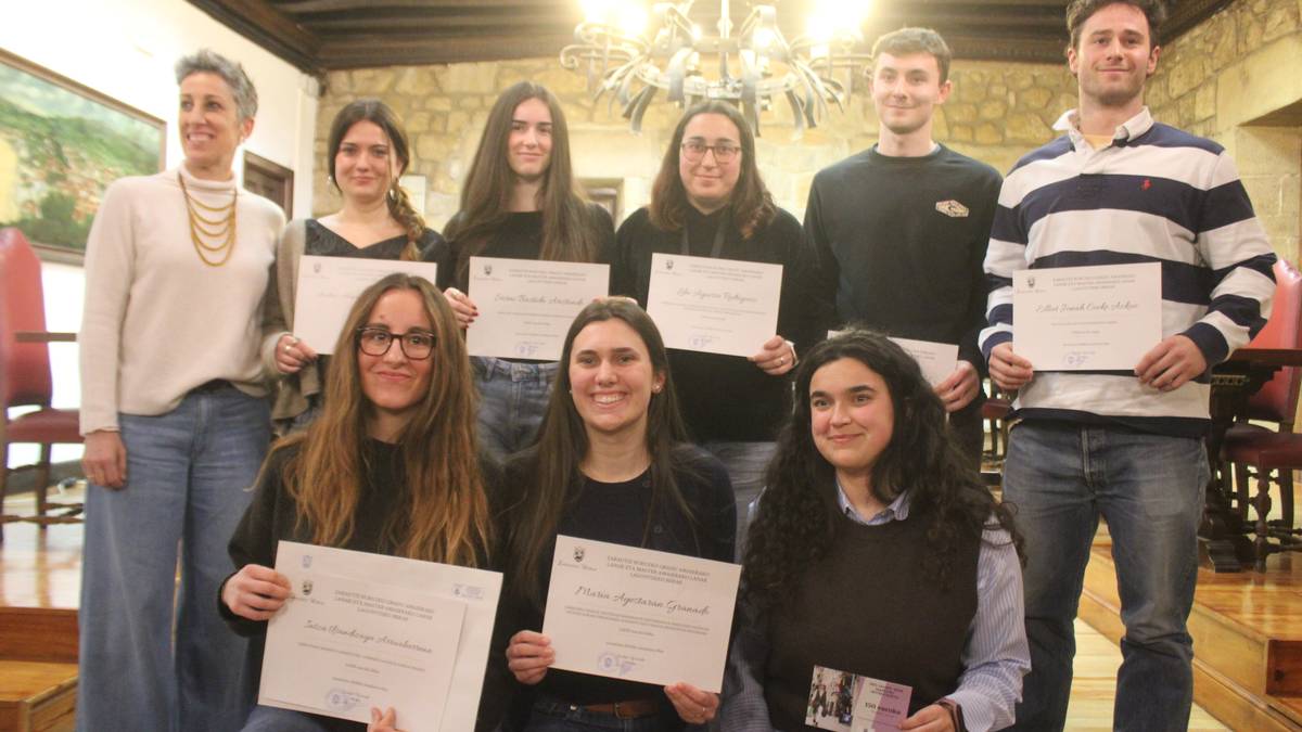 Askotariko gaiak eta diziplinak bildu dituzte Zarautzi buruzko GRAL eta MAL sarituek