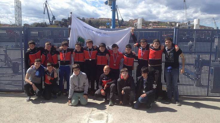 Infantilek jaso dute Gipuzkoako batel ligako irabazlearen bandera