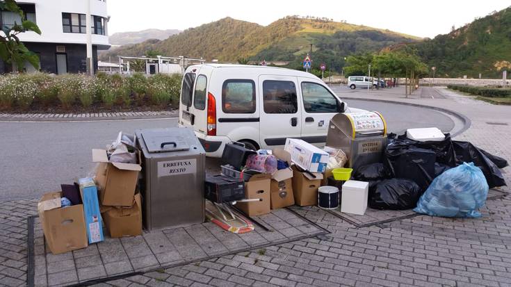 Hondakinak behar den bezala sailkatzeko eskatu die UKUEk herritarrei