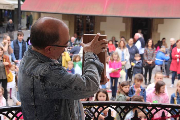 «Herriari ematen dio halako literatur poz bat Literaturiak»