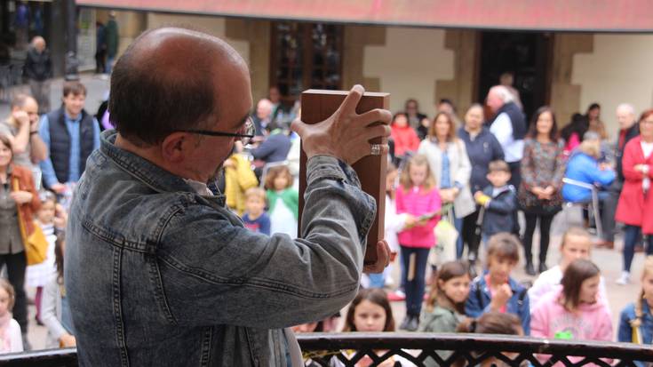 «Herriari ematen dio halako literatur poz bat Literaturiak»