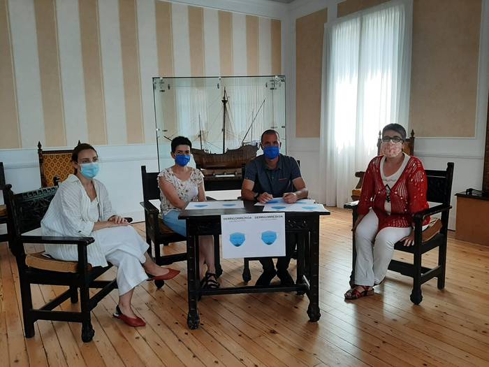 Jende pilaketak sortzen diren guneetan maskara janzteko eskatu dute Getarian