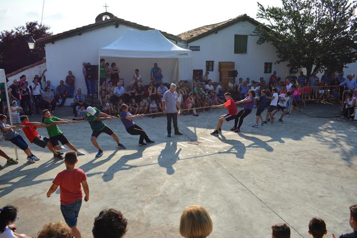IRUDIETAN: Festa betean igaro dute asteburua Aizarnazabalgo Saiatz-Zehatzen
