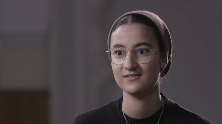 Hafsa Fenehara: "Beloa eramanda, sumatzen dituzu irakasleen aurreiritziak"