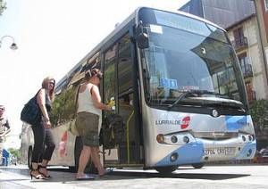 Lurraldebuseko autobusak ez dira Zumaiako herrigunera sartuko santelmoek irauten duten denboran