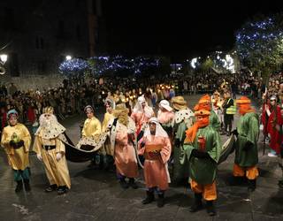 Harrera beroa espero dute Errege Magoek eskualdean
