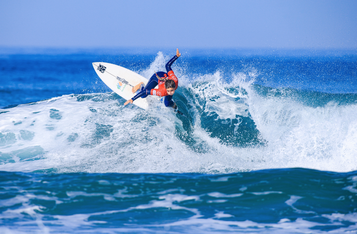 Janire Gonzalez Etxabarri txapeldunorde izan da Lacanauko Qualifying Series surf txapelketan