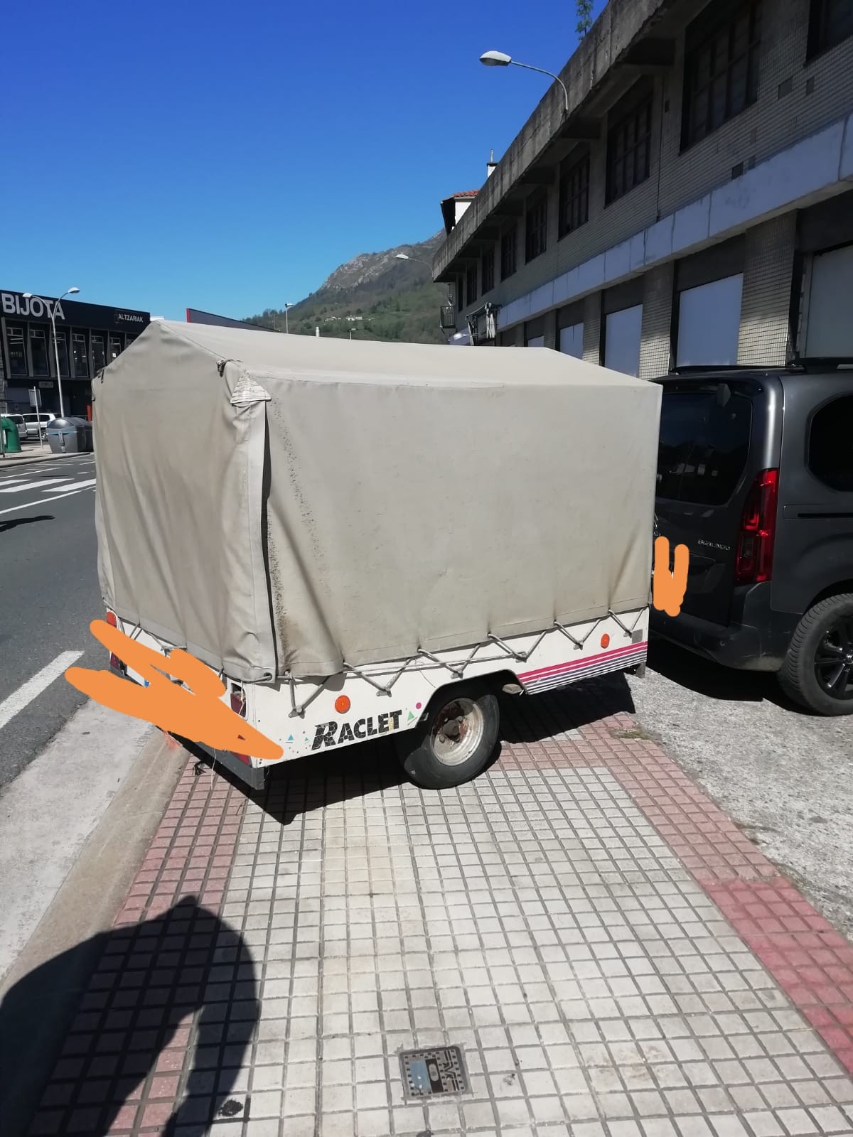 Espaloiak aparkaleku