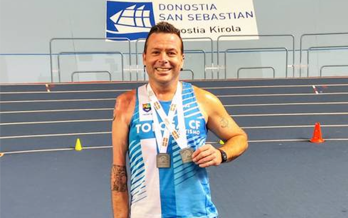 Alberto Rebollok zilarrezko eta brontzezko dominak lortu ditu Euskadiko Master Atletismo Txapelketan