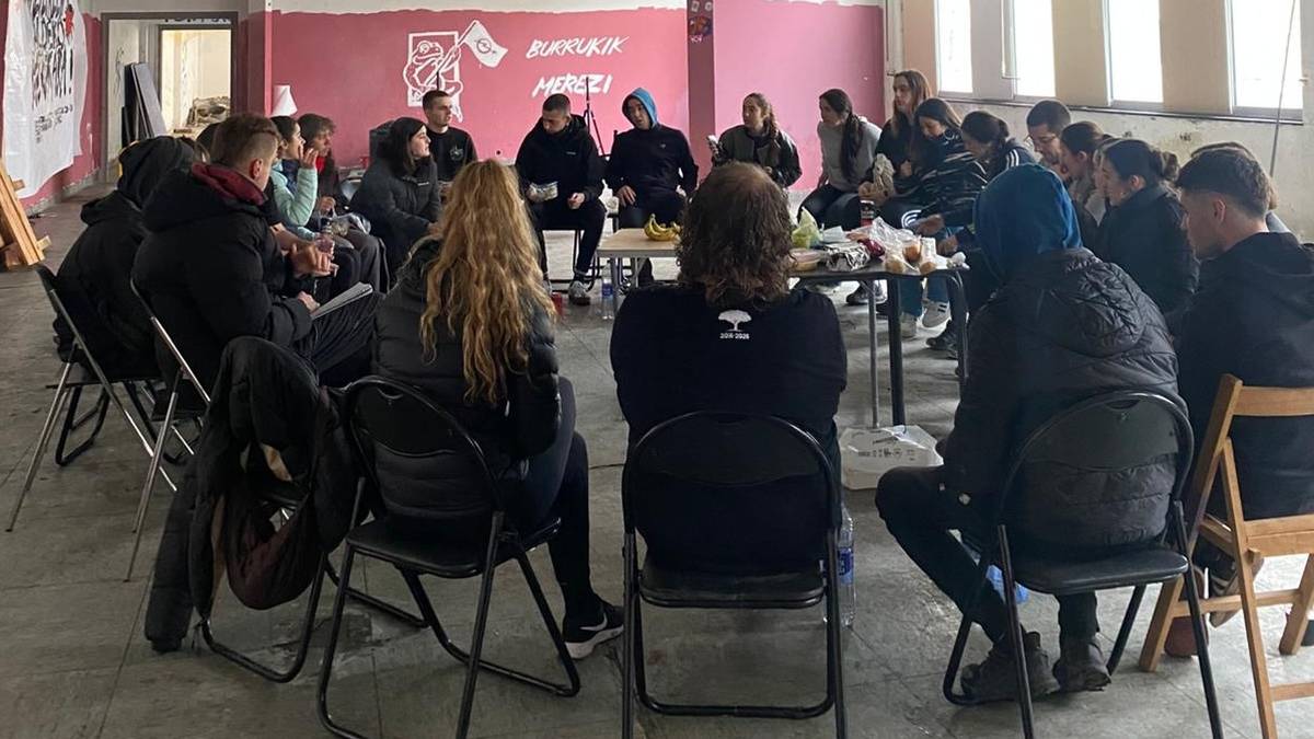 Azkoitiko Gaztetxea aurrera