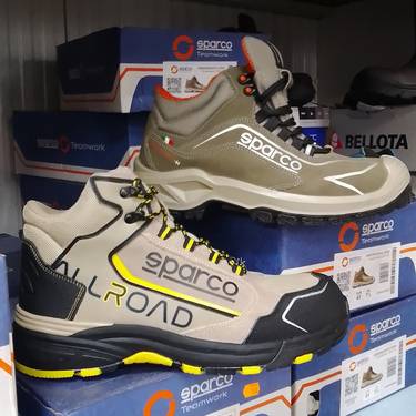 Lanerako arropa eta oinetakoak