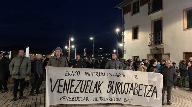 Venezuelari egindako erasoa salatu dute Zumaian ere