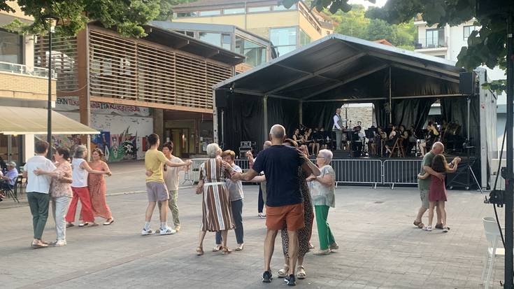 Dantza saioa su artifizialen aurretik