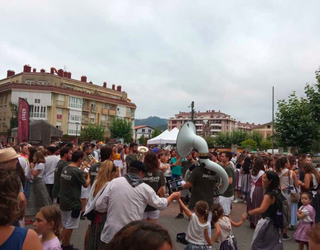 Euskal Jai egunean lan egiteko izena emateko azken eguna da gaur