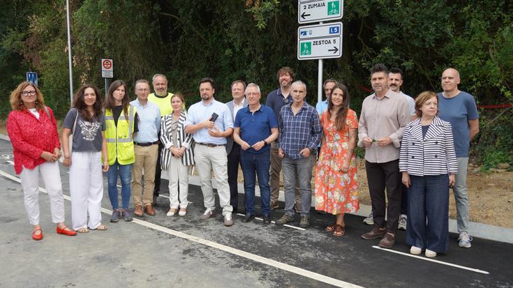 Narrondo eta Arroagoia lotzen dituen bidegorriaren zatia inauguratu dute