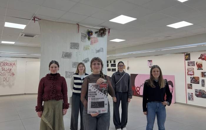 'M8: emakume langileon historia' erakusketa irekiko du gaur Itaiak