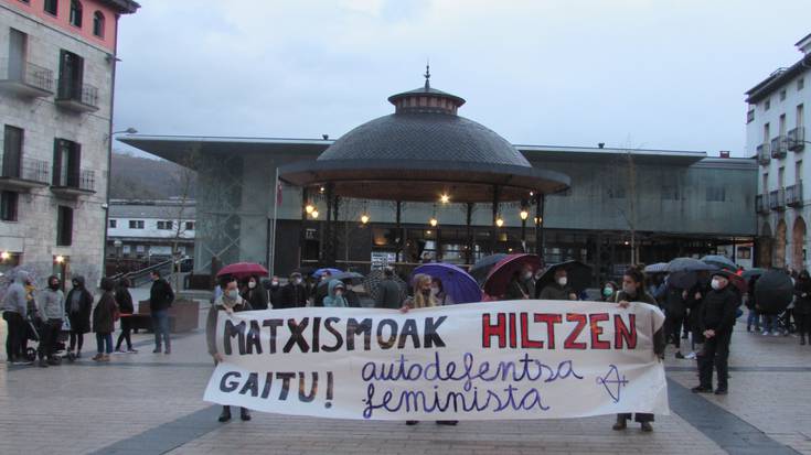 Sestaoko hilketa matxista salatzeko elkarretaratzea deitu du Basanderiek talde feministak bihar eguerdirako