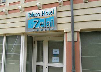 Zelaiko zuzendaritzaren kontra salaketa jarri dute langileek, kaleratzeengatik