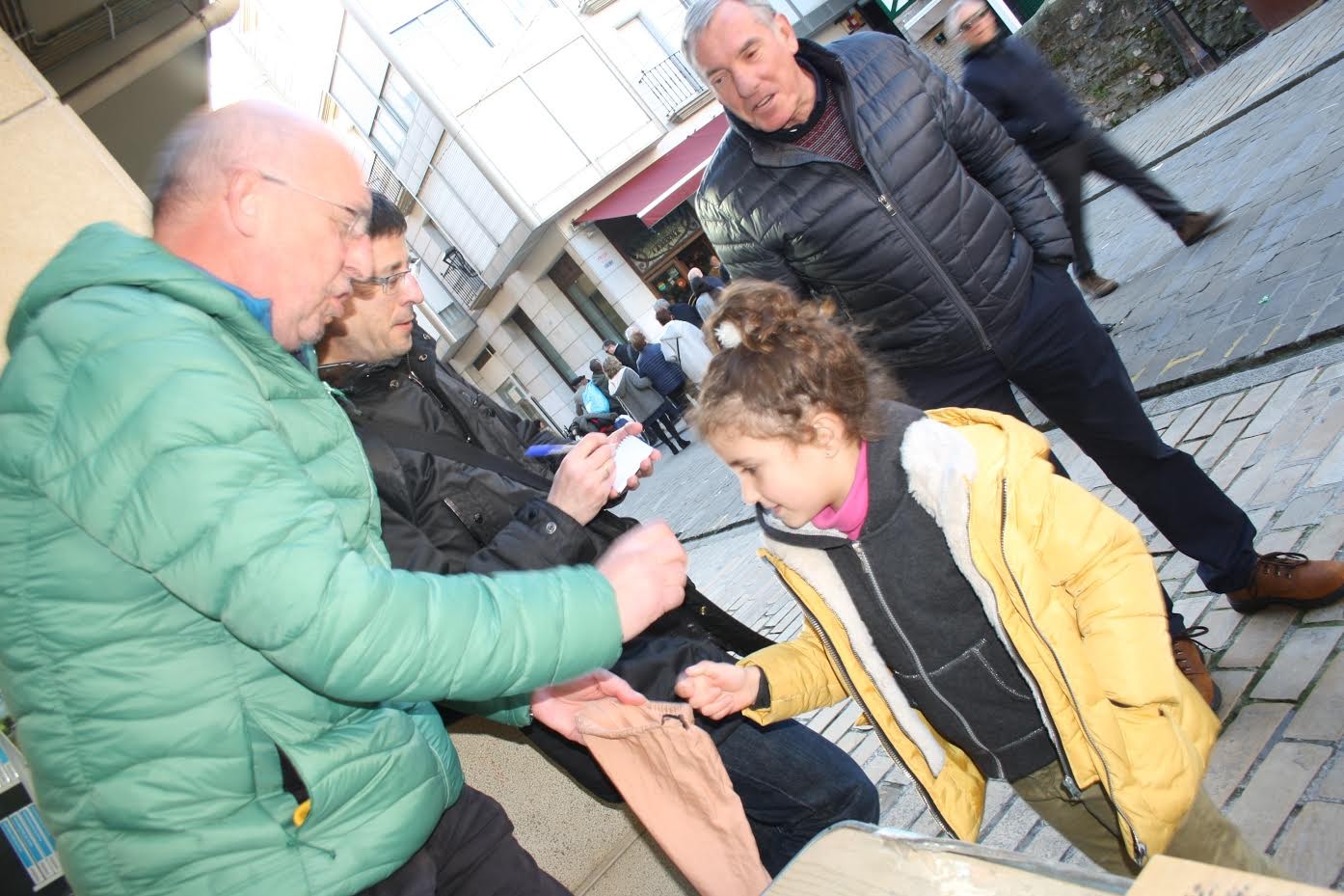 Indamendik zozkatu du Gabonetako otarra
