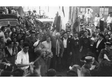 Arrauneko garaikurren eta banderen bedeinkapena, 1946. urtean