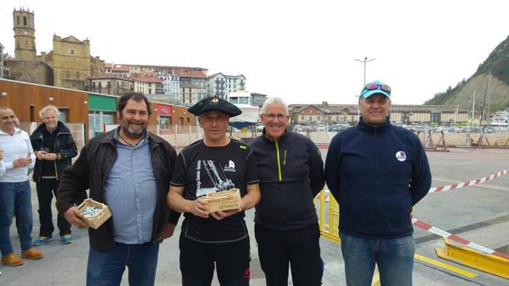 Ai Ama ontziak irabazi du Antxua Eguneko bigarren bela estropada