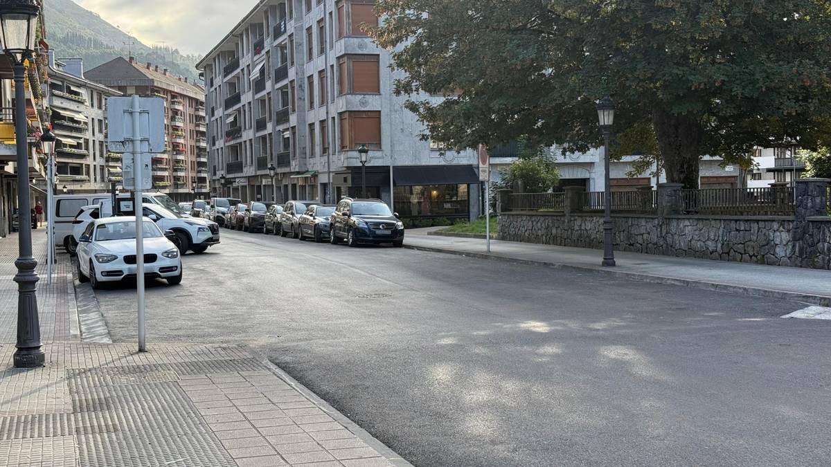 Asfaltatze plan integrala eskatu du PSE-EEk, herriko bide guztien mantenu egokia bermatzeko