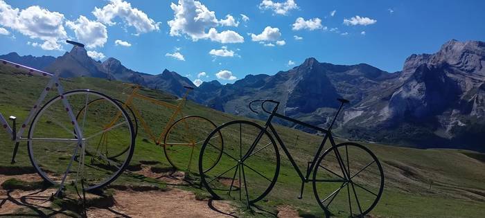 Kwiatkowski garaile Grand Colombierren, eta Pourra eguneratuta