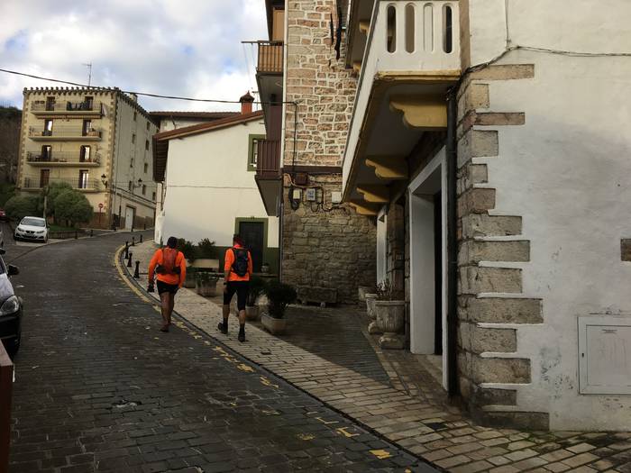 Astelehenean eta asteartean aldaketak egongo dira Zumaiako Arritokieta kalean, grabazio lanengatik