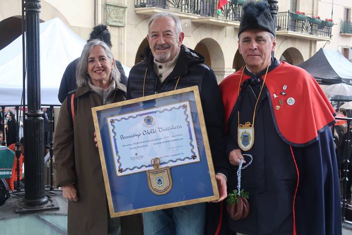 Karlos Argiñano Beasaingo Odolki Kofradiko ohorezko kofradiakide izendatu dute
