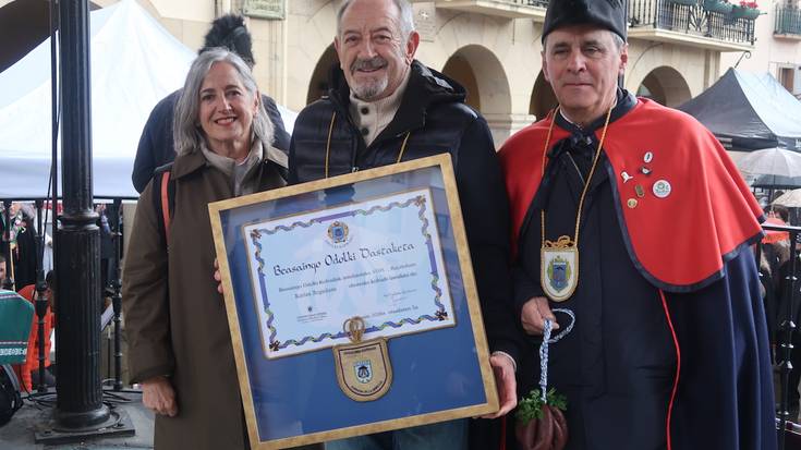 Karlos Argiñano Beasaingo Odolki Kofradiko ohorezko kofradiakide izendatu dute