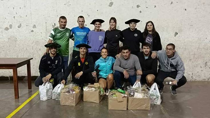 Intxausti-Imaz eta Ruiz de Larramendi-Larrañaga bikoteak nagusi, arrakasta izan duen Elosuko pilota txapelketan