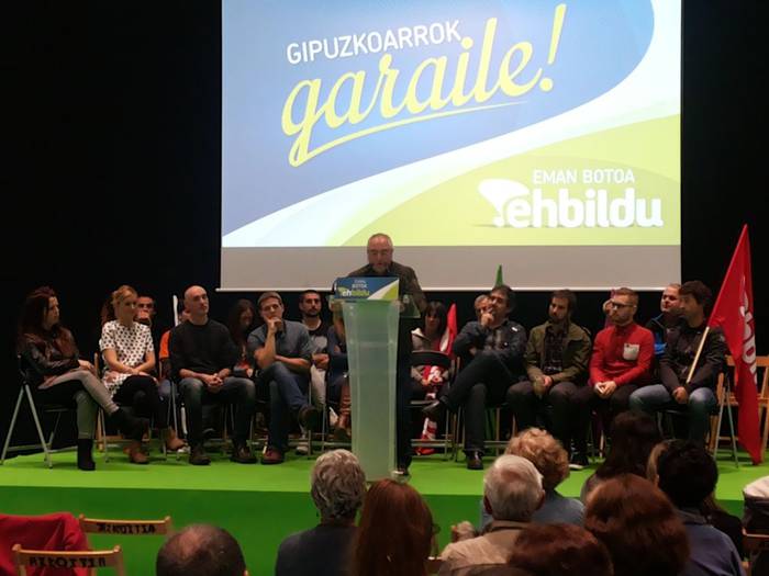Xabier Olano: "Azkoitiko herria EH Bilduk dakarren aldaketaren erakusleetako bat da"