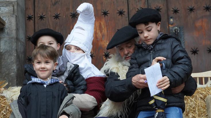 Olentzerok eta Mari Domingik ilusioa piztu dute herrian