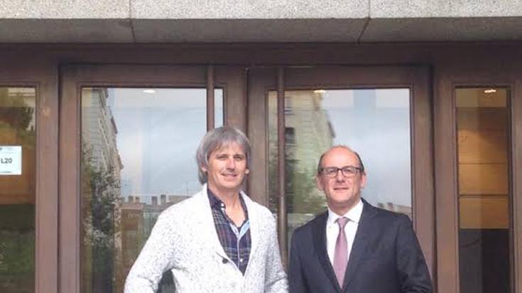 Espainiako Gobernuak Santiagoko hondartza egokitzeko konpromisoa erakutsi duela adierazi du EAJk