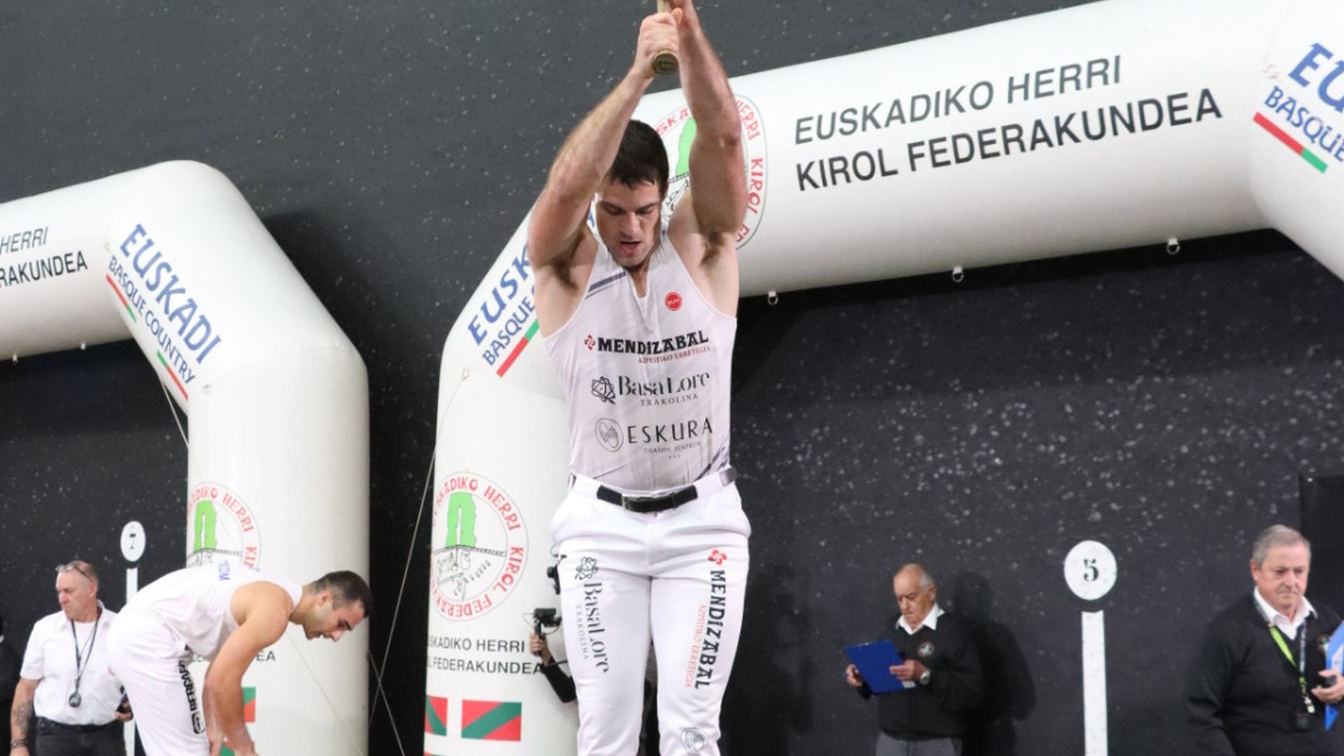 Txikia IV.ak Euskal Herriko Aizkolari Txapelketa Nagusiaren finalerako txartela lortu du