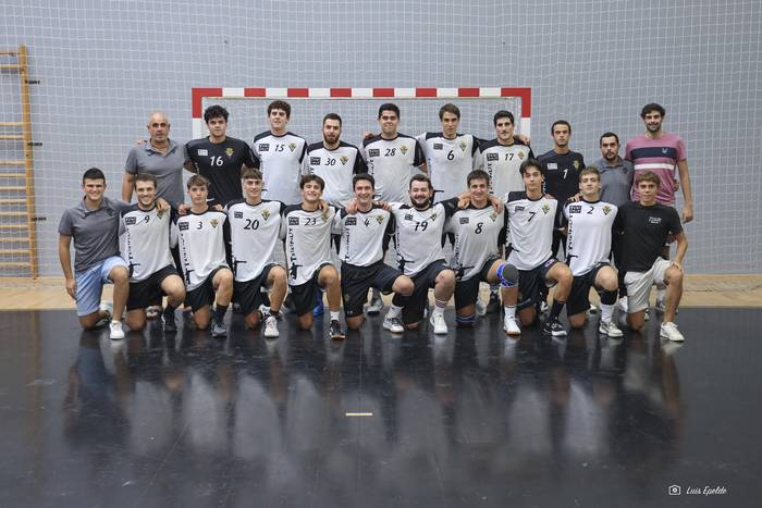 ZKEko senior gizonak txapeldun eskubaloiko Euskal Kopan, final estu baten ondoren