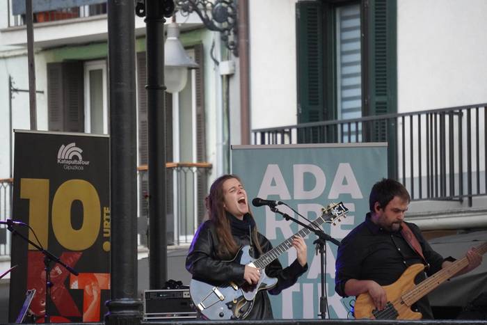 Adarretatik jaialdiak "oso harrera ona" izan duela nabarmendu du antolakuntzak