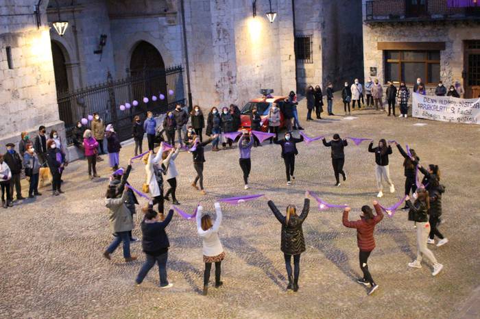 Borroka feminista aldarrikatu dute Zestoan Martxoaren 8an