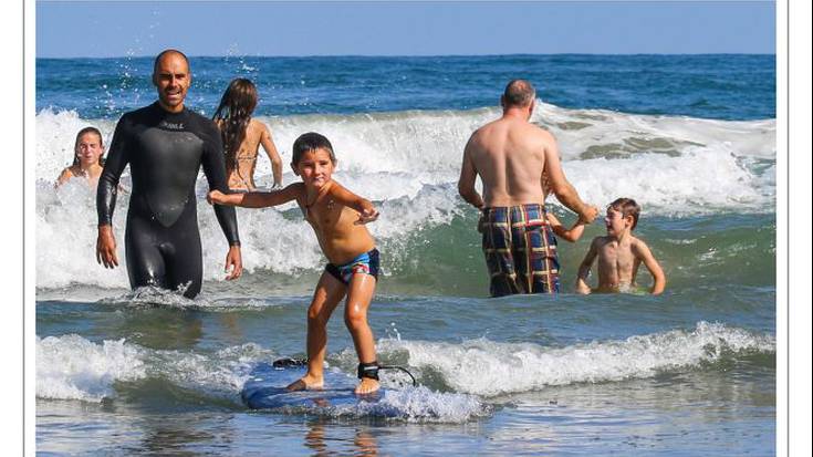 Inoiz baino lagun gehiagok gozatu dute aurtengo surf saio inklusiboa