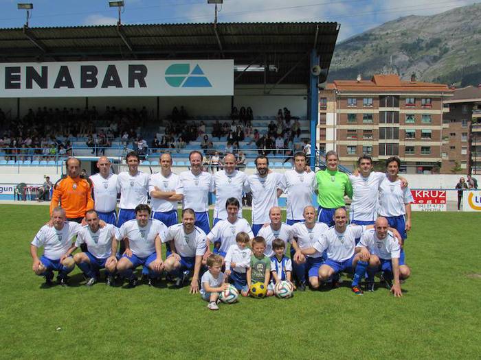 Lagun Onakek klubaren eguna ospatuko du bihar, egun osoan