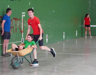 Nola hobeto auzotarrek beren eguna antolatuta eta ospatuta baino?