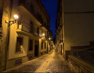 Alde Zaharreko argiteria publikoa berritzeko lizitazioa abiarazi du Getariako Udalak