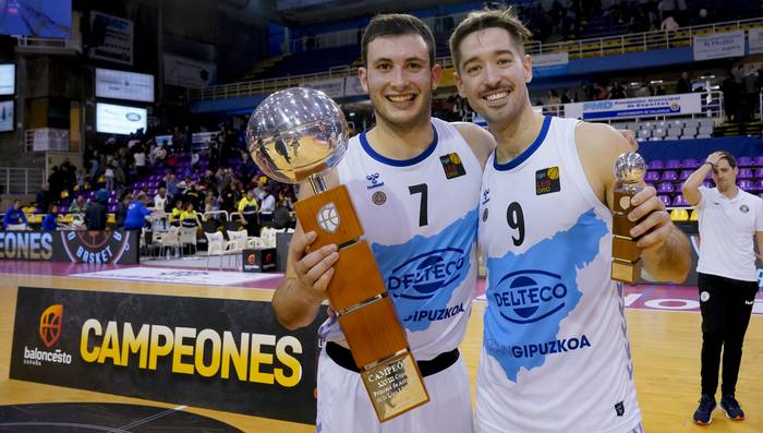 Xabier Oroz saskibaloi jokalari azkoitiarrak Printzesaren Kopa irabazi du Gipuzkoa Basketekin