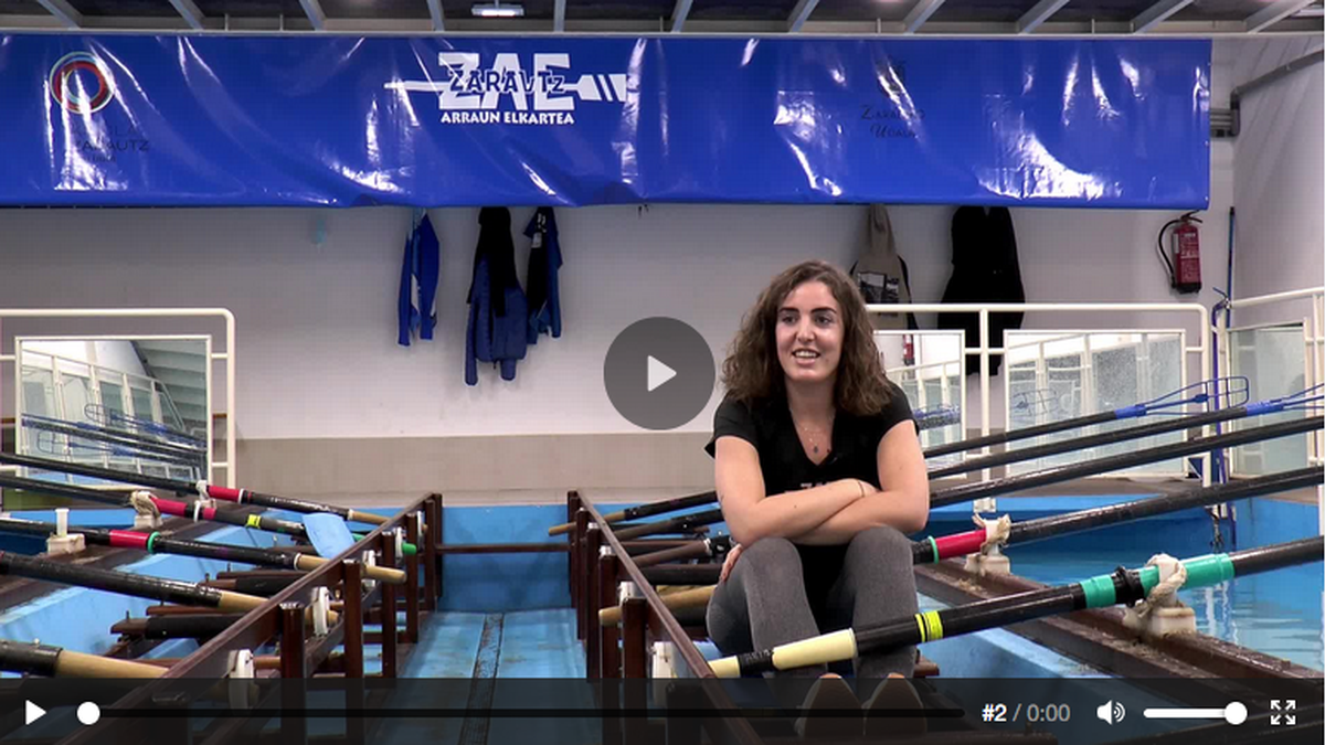 Zarautz Arraun Elkarteak emakumezko seniorren trainerua osatu du
