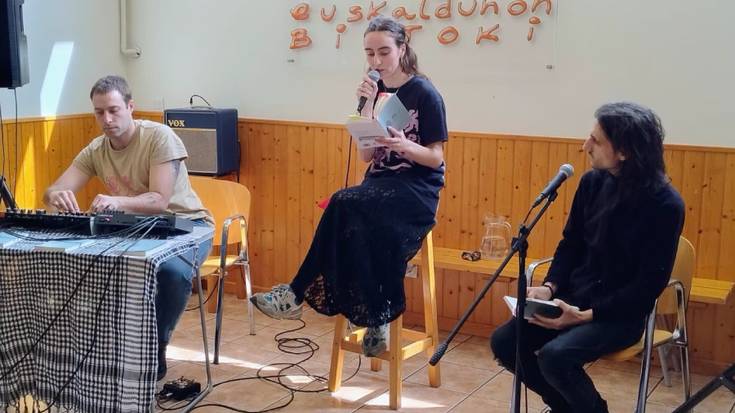 'Rifqa: Honengatik egiten dugu dantza' poesia-errezitaldi musikatua izango da ostegunean