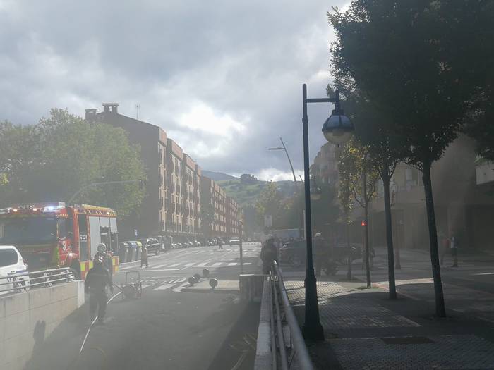 Sua piztu da Zumaian, Kantauri plazako garaje batean